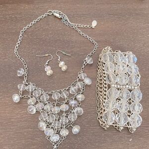 CRYSTAL SET WITH BRACELET